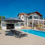 Sweet - Makarska By Guide *