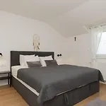 Sweet - Makarska By Guide Vila