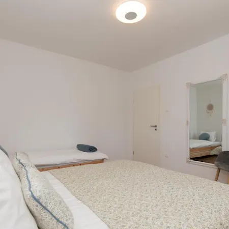 Sweet - Makarska By Guide