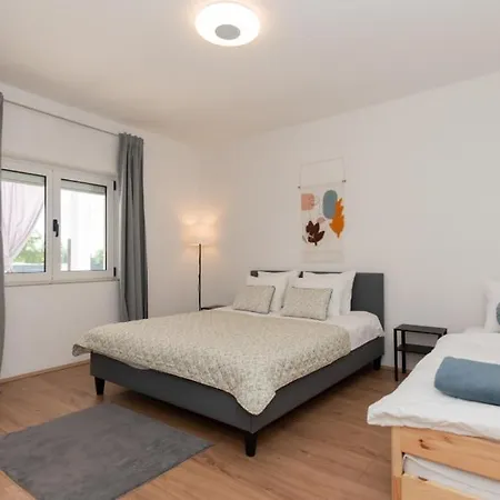 Sweet - Makarska By Guide