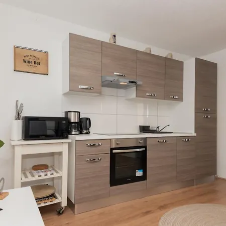 Sweet - Makarska By Guide *