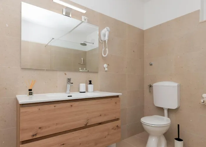 Sweet - Makarska By Guide